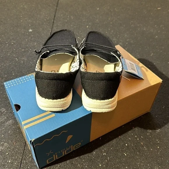 Hey Dude youth black slip ons New - Picture 4 of 5